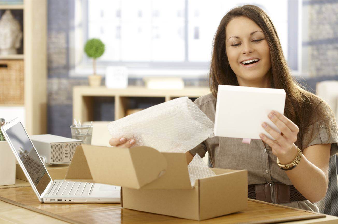Cadeaux d'affaires boîte aux lettres livrés par la poste pour les entreprises, imprimés avec logo. - brievenbus_relatiegeschenken_laten_bezorgen_per_post_voor_bedrijven,_bedrukt_met_logo