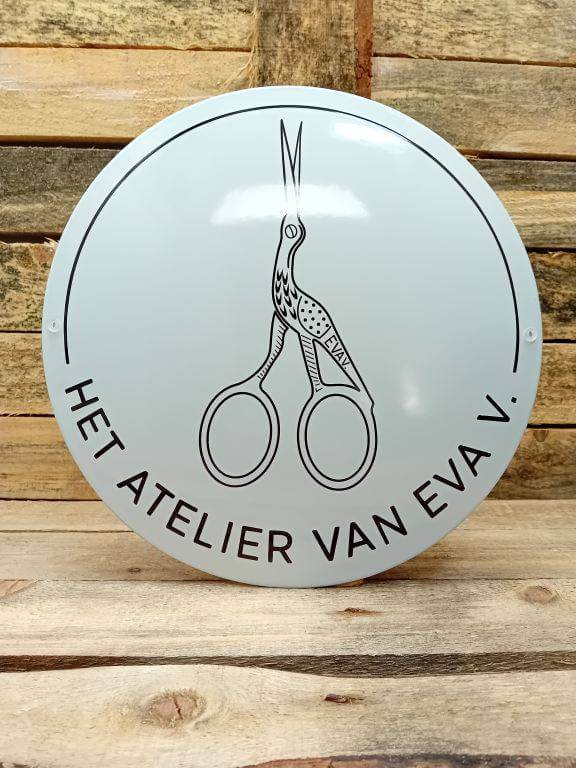 Emaille bord laten maken met logo - atelier-van-eva-emaille-gebold-rond_1 Emaille bord laten maken met logo - atelier-van-eva-emaille-gebold-rond_1
